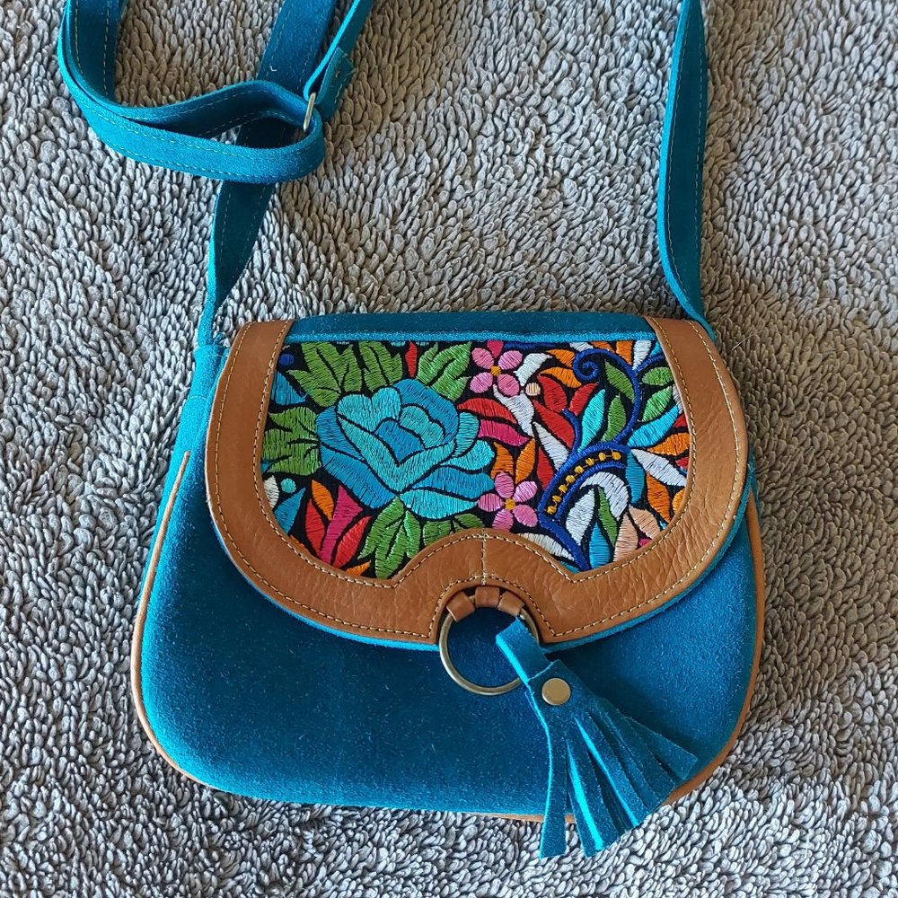 authentic Ecuador cross body/shoulder purse